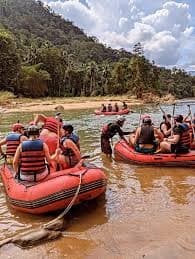 Family adventure group on December season trip